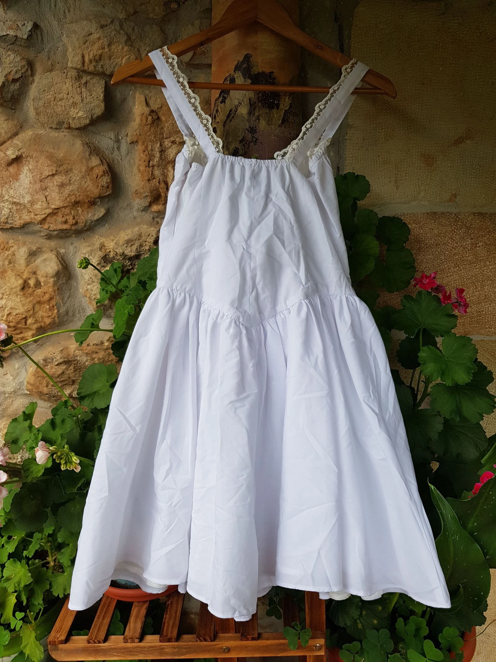 Vestido mini branco corsetizado de renda Miss Selfridge – photo 9